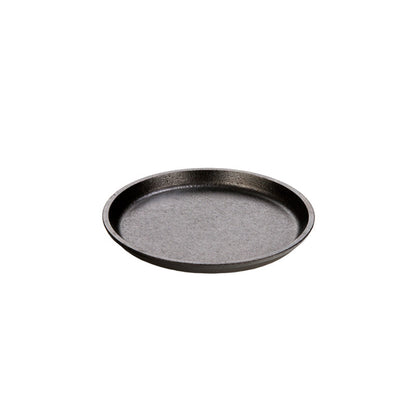 Round griddle shaped similar to a plate with tall edges.