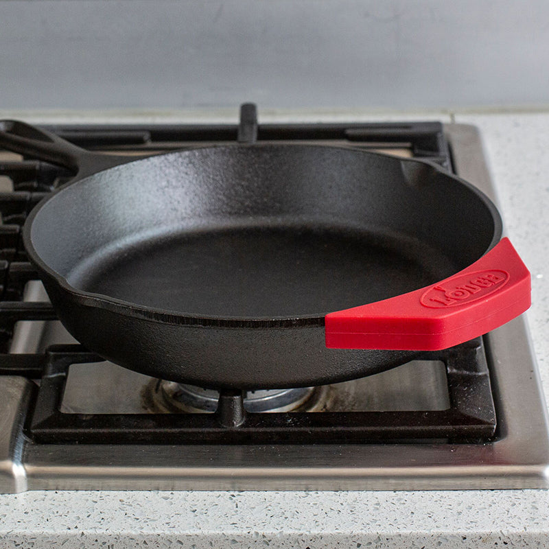 Assist handle holder on skillet.