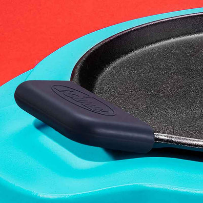 Assist handle holder on skillet.