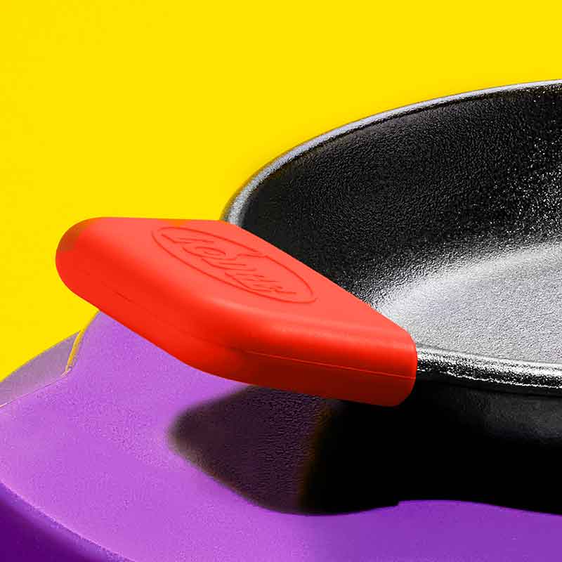 Assist handle holder on skillet.