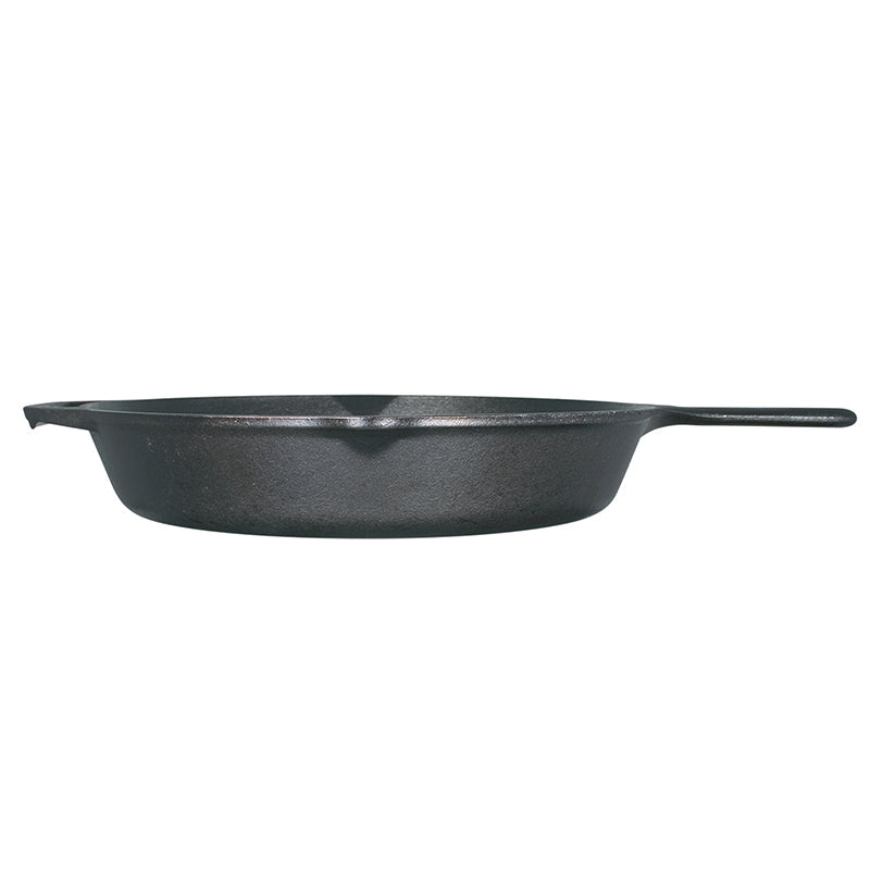 Side view of skillet.