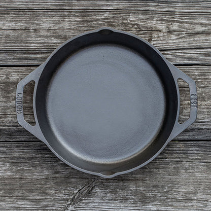 Top view of pan on wooden surface.